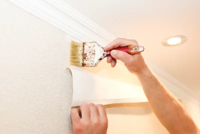 Pose de papier peint à Monthault — revêtements muraux et toiles de verre